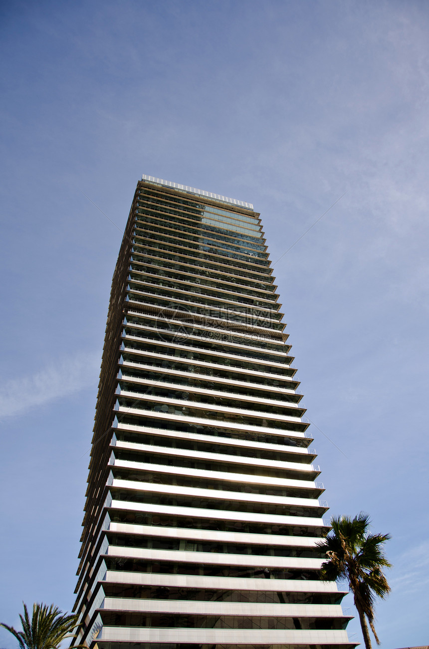 现代建筑蓝色天空气势摩天大楼图片