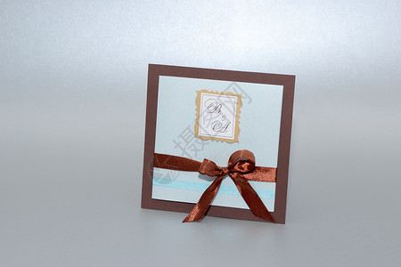 邀请函金子横幅庆典白色生日插图卡片礼物丝带框架背景图片