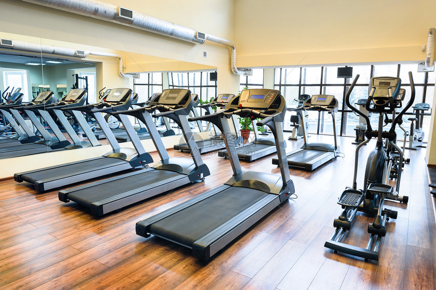 滚读机减肥镜子健身房机器保健卫生运动有氧运动跑步机俱乐部图片