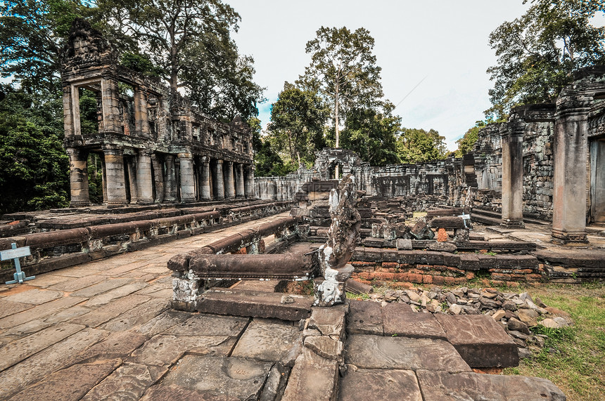 Angkor Wat综合体暹粒区古老的佛教赫默寺庙木头世界宗教艺术旅游石头建筑学废墟寺庙雕像图片
