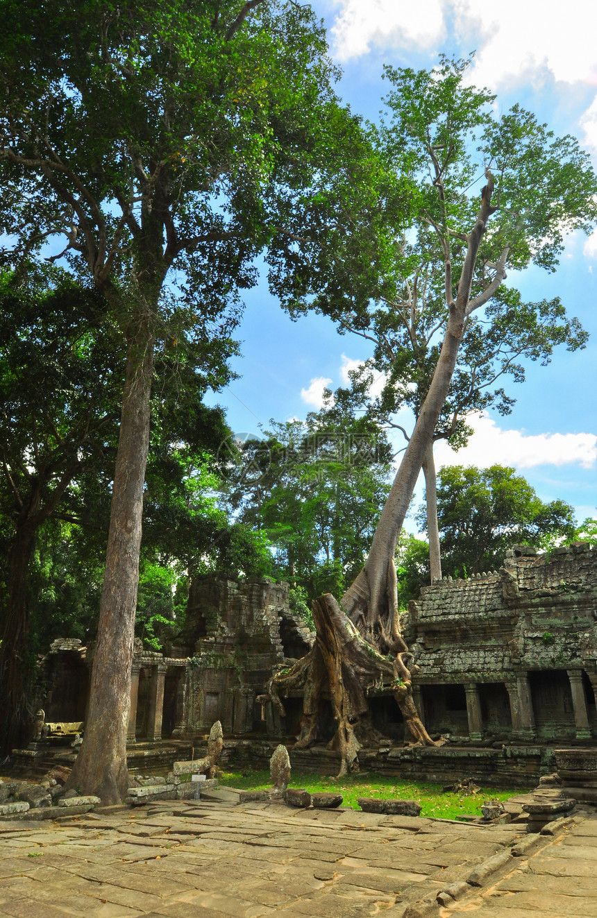 Angkor Wat综合体暹粒区古老的佛教赫默寺庙高棉语石头考古学旅行历史旅游历史性雕塑蓝色文化图片