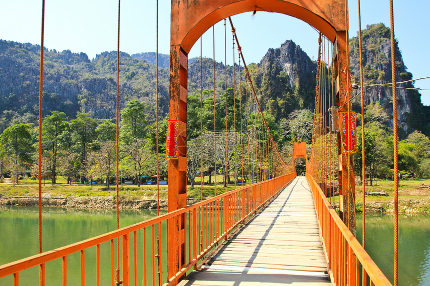 宋河桥 老挝范维昂旅行歌曲红色木头建筑学热带图片