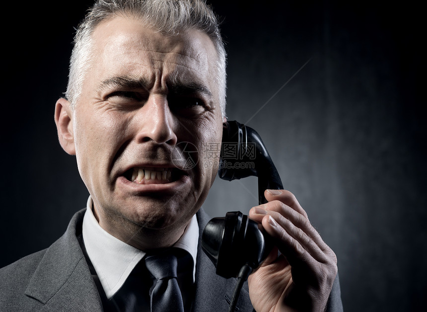 打电话的人复兴呼唤复古人士男性情绪听筒商务男人电话图片