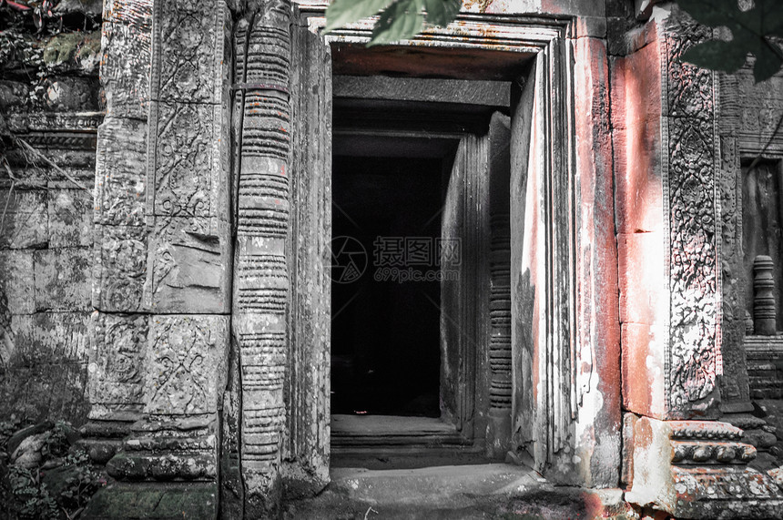 Angkor Wat综合体暹粒区古老的佛教赫默寺庙雕像高棉语雕塑考古学木头蓝色历史性文化地标石头图片