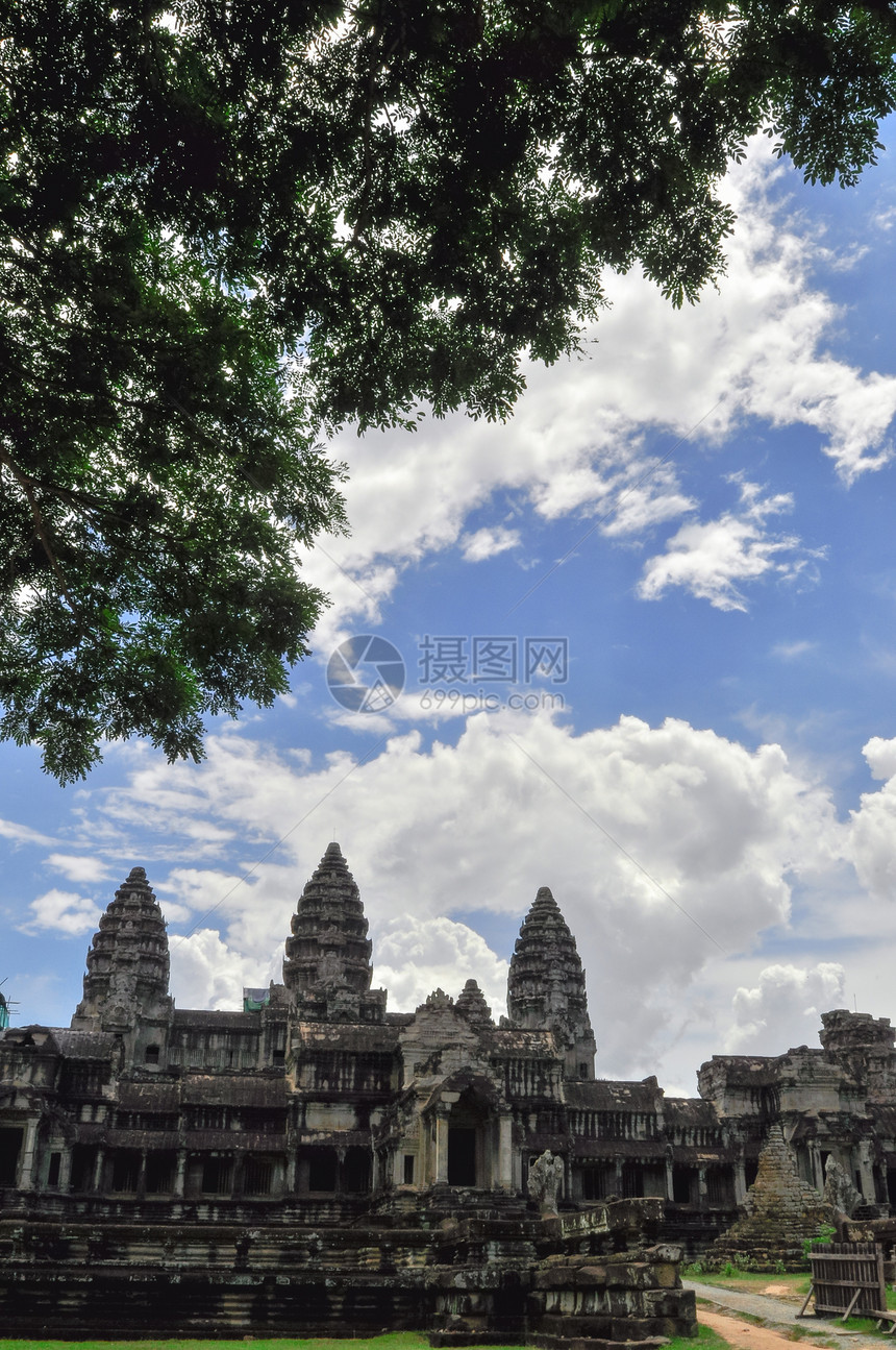 柬埔寨暹粒的和Angkor Wat高棉建筑群宗教眼睛古董旅行文化蓝色微笑寺庙纪念碑高棉语图片