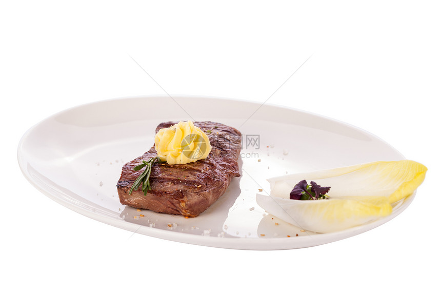 牛肉牛排加黄油和迷迭香盘子餐饮投标野菜肌肉奶制品美味芳香饮食食物图片