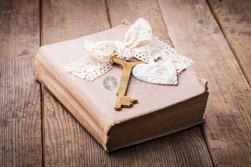 旧书笔记棕褐色回忆录织物日记回忆乡村蕾丝生活钥匙图片