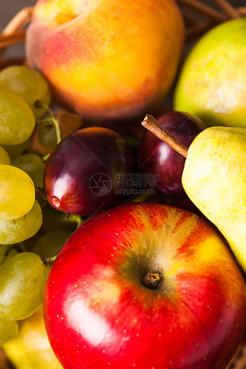 水果篮子静物李子黄色季节食物健康柳条绿色空间间谍图片