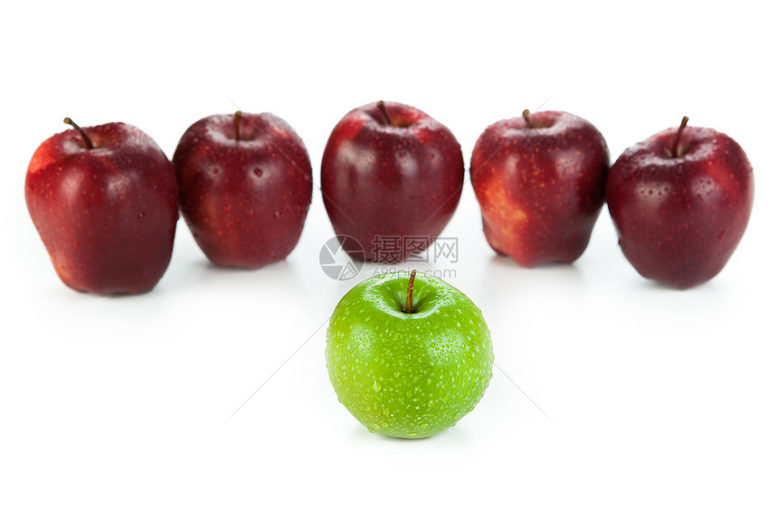 一排排排成一排的红苹果和绿苹果闭合红色栗色烹饪绿色牙齿味道甜点水果图片