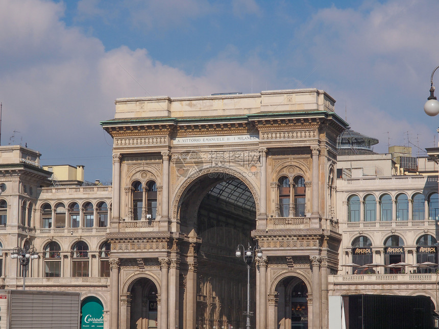 亚马努埃第二米兰大教堂广场建筑学图片