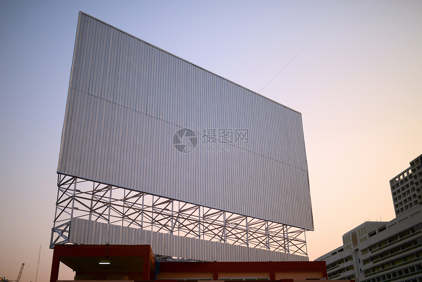 空白广告牌白色城市生活营销横幅风光结构金属建筑海报沟通图片