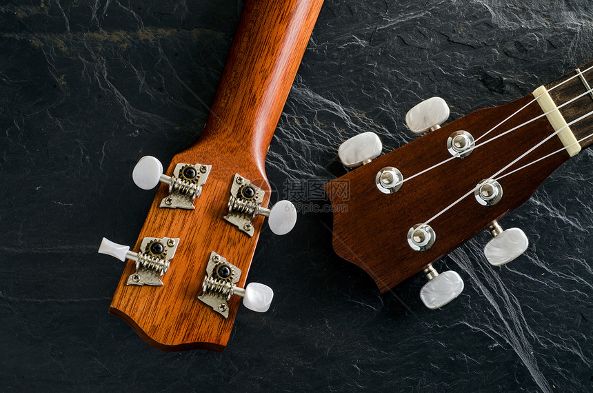 尤克里里琴工作室弦琴音乐国家关键词乐器细绳白色石头吉他图片
