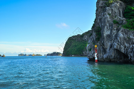 越南河隆湾海景风景 越南石头海湾小屋航海场景蓝色血管阳光村庄木头图片