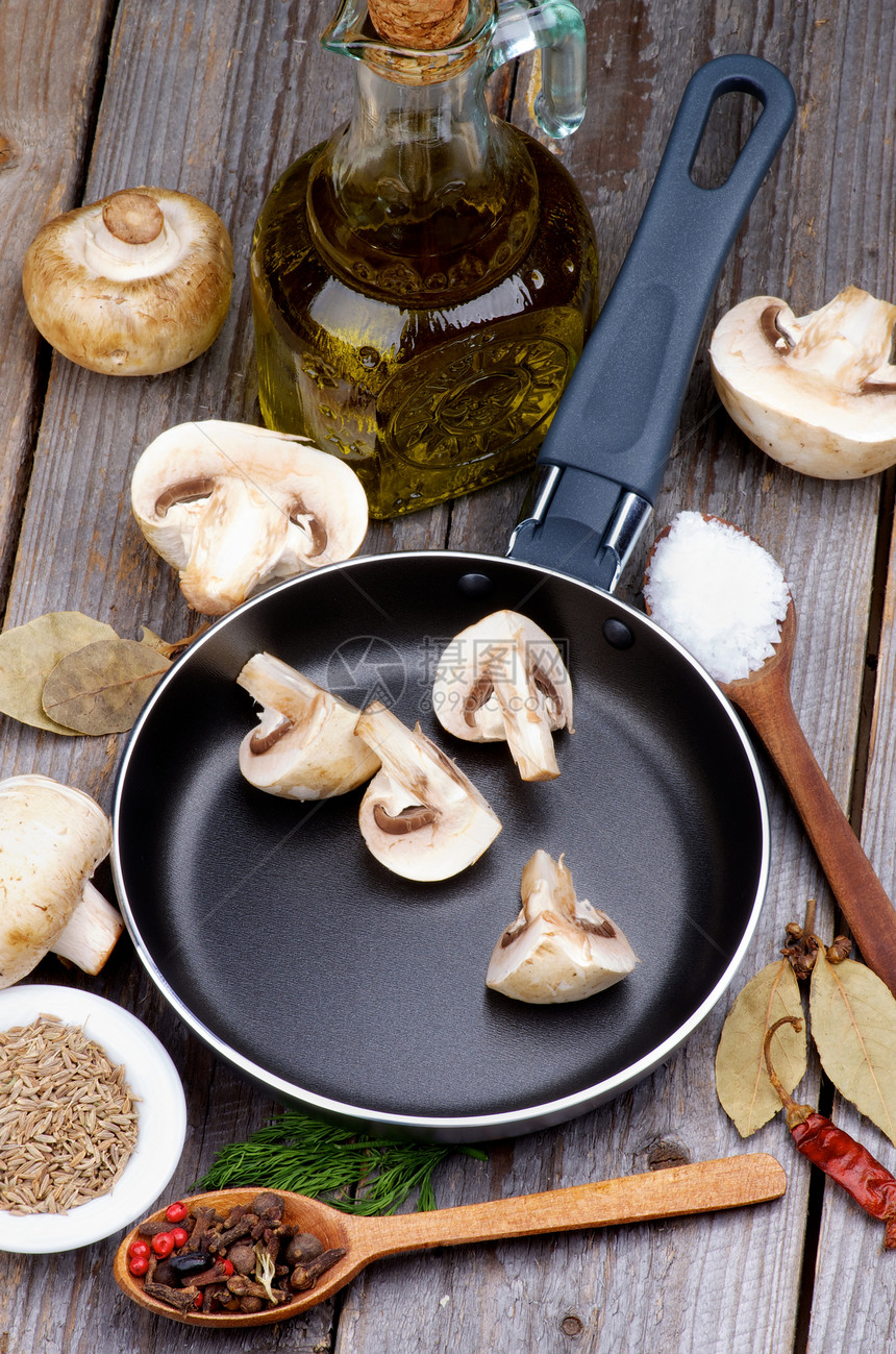 烹饪蘑菇营养蔬菜香料种子炊具食用菌厨房平底锅勺子美食家图片