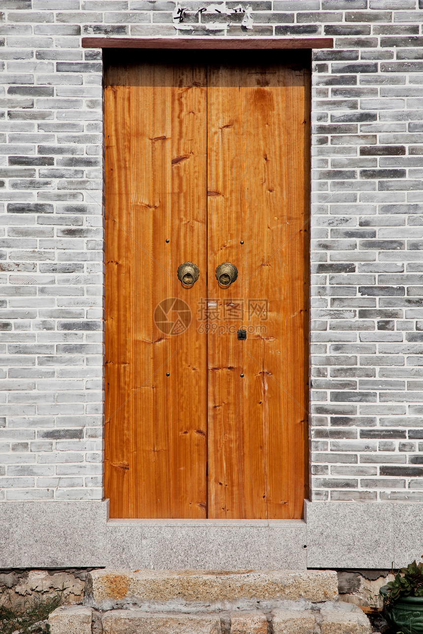 古典中国木制门保护安全楼梯木头地面入口棕色图片