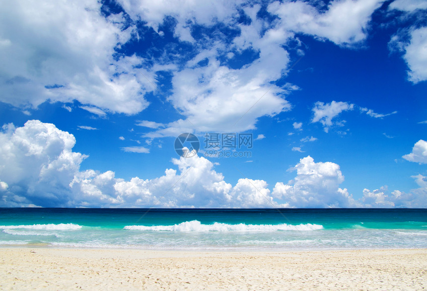 热带海洋假期蓝色海岸支撑天空晴天海景太阳海浪冲浪图片