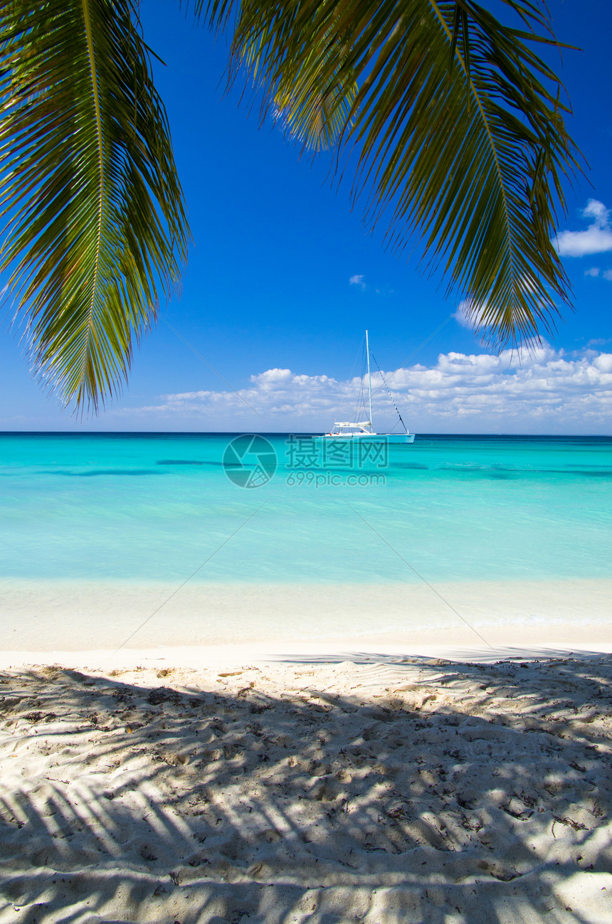 热带海洋海景冲浪晴天假期旅行阳光海浪蓝色天空支撑图片