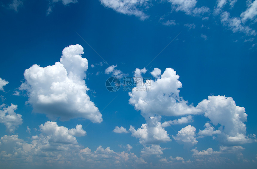 天空背景阳光蓝色云景晴天季节白色多云水分阴霾沉淀图片
