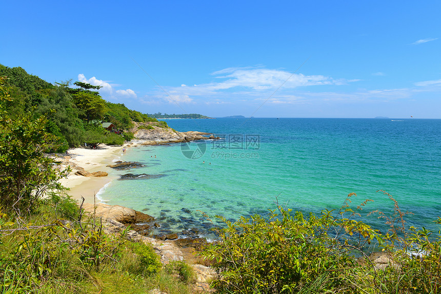 泰国科赫岛热带海滩和海的热带海滩和海洋场景休息假期晴天海浪石头阳光旅行风景岩石图片