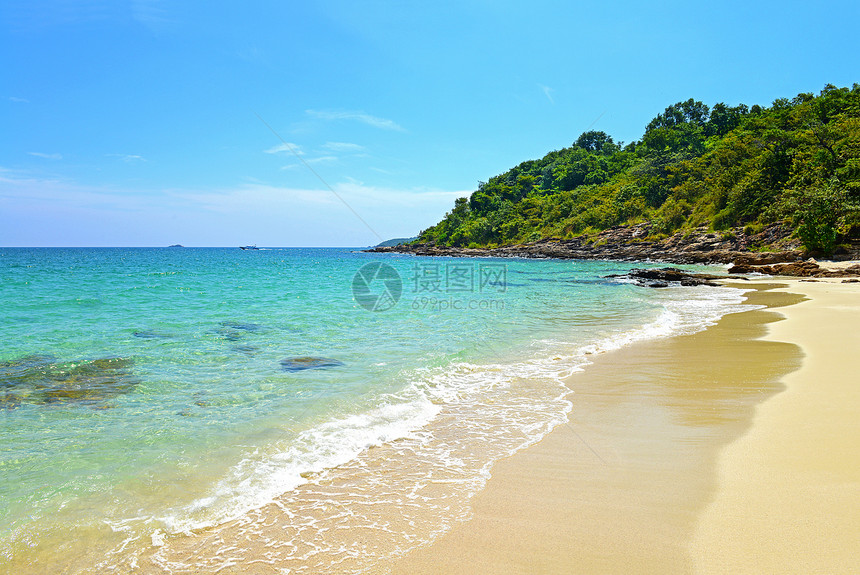 泰国科赫岛热带海滩和海的热带海滩和海洋游客假期旅游风景叶子晴天岩石石头太阳场景图片