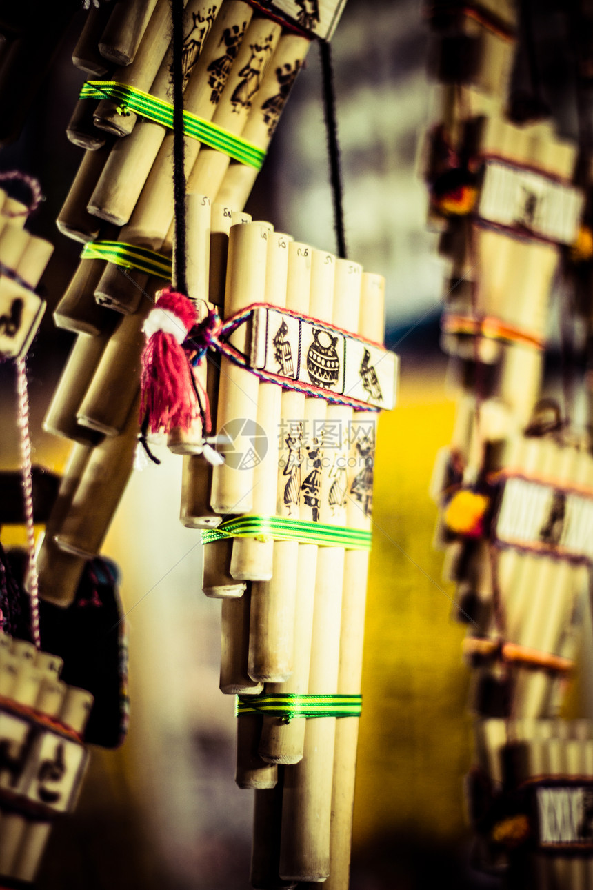 秘鲁当地市场中 真正的南美大洲粉丝笔记初洛利马乐器长笛艺术木头管道文化拉丁图片