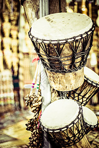 中友秘鲁当地市场上的音乐乐器文化艺术拉丁管道竹子木头初洛长笛笔记利马背景