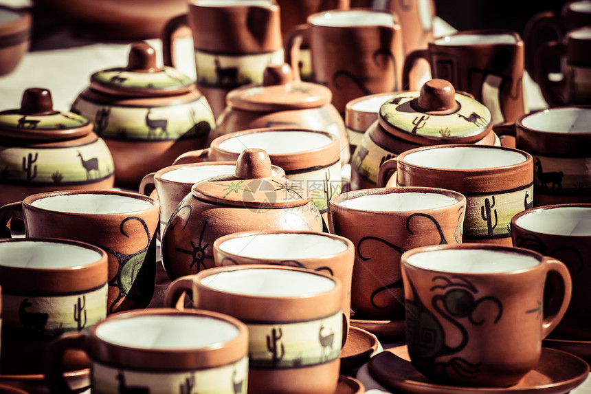秘鲁 南美洲当地市场的陶瓷陶器纪念品茶壶艺术销售旅游杯子盘子文化黏土图片