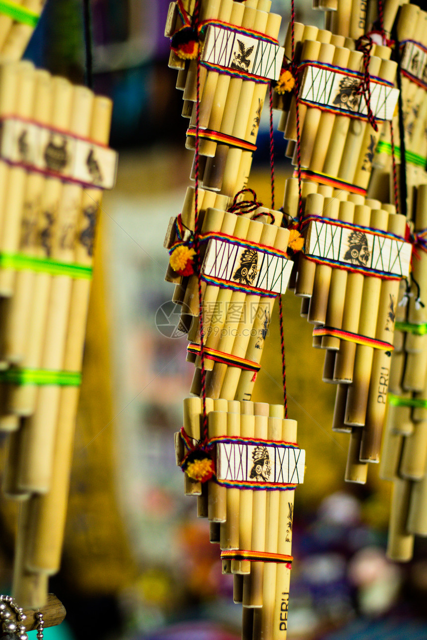 秘鲁当地市场中 真正的南美大洲粉丝排箫艺术竹子拉丁历史木头初洛音乐长笛文化图片