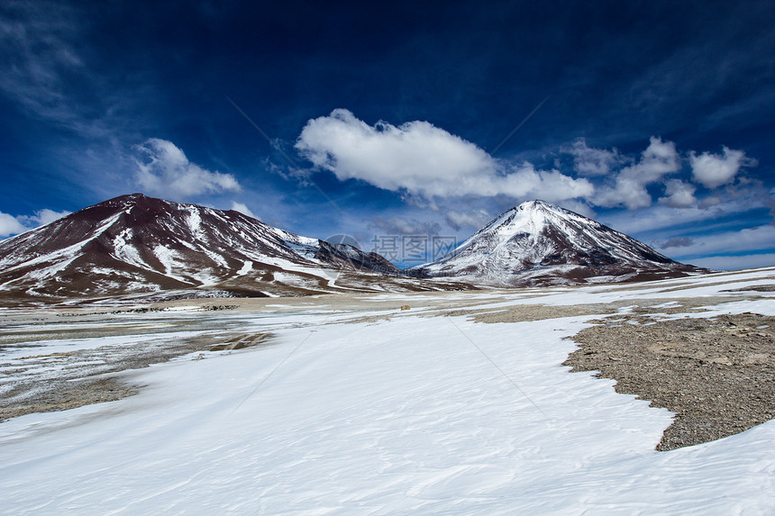 玻利维亚阿尔提普拉诺岛沙漠和山丘山脉风景天空荒野干旱高原公园地区土地顶峰图片