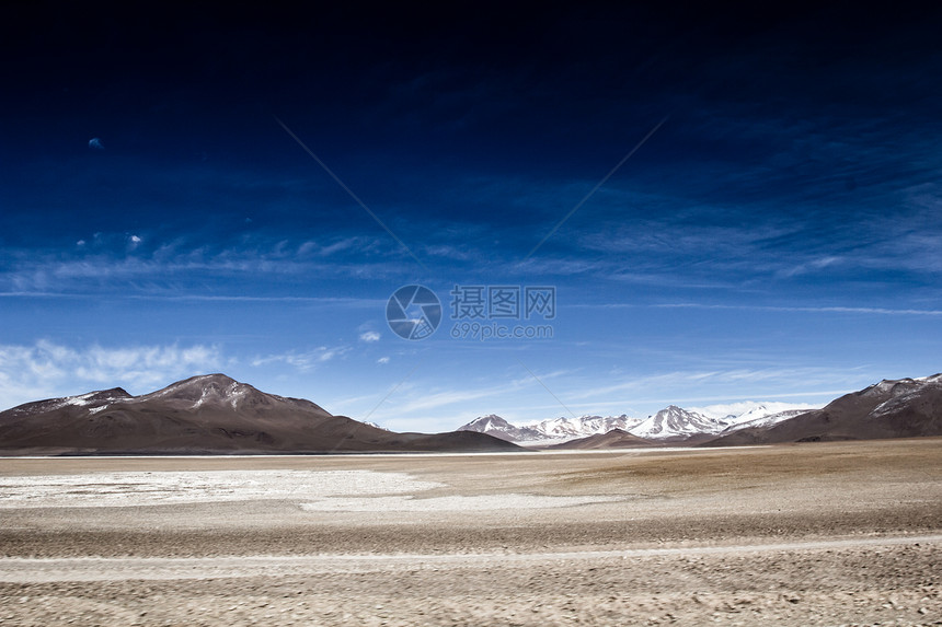 蓝色天空和白云之上的沙漠和山丘 玻利维亚阿尔提平洛国家风景植物火山高原野生动物顶峰地形旅行地区图片