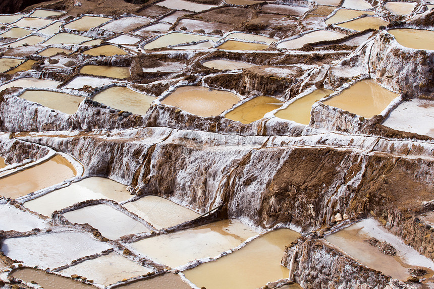 秘鲁 Pre Inca传统盐矿萨利纳斯历史性萃取矿物天线盐碱地山坡平底锅生产游客阳台图片