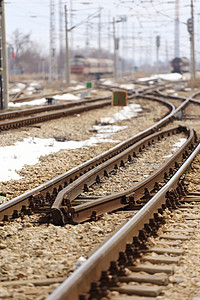 铁路机车通勤者小时货运车站运输平台火车轮子电缆背景图片