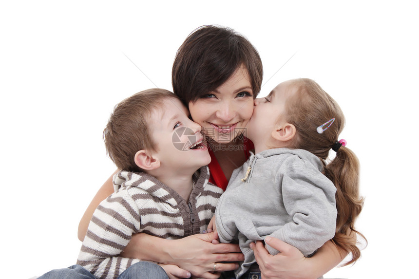 母亲拥抱两个孩子的怀着白色的母亲图片