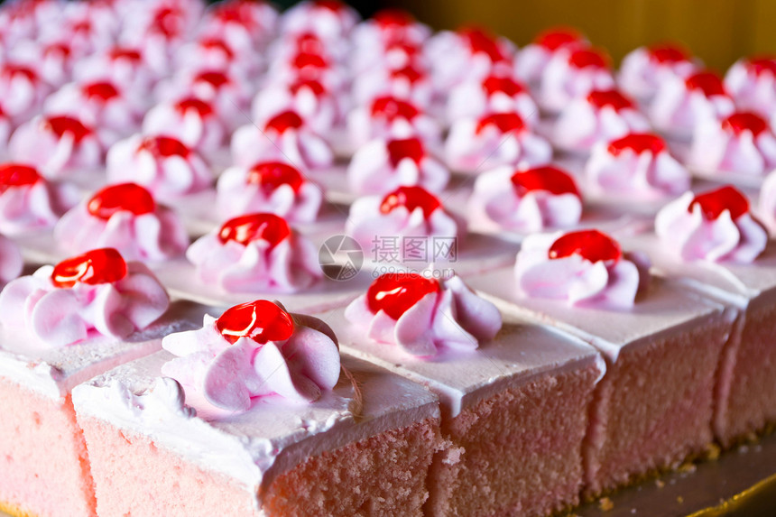 托盘美味蛋糕白色餐饮派对自助餐婚礼糕点美食店铺食物糖果图片