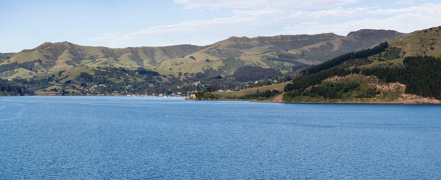 新西兰Akaroa海岸线海洋农田旅游爬坡半岛海岸全景旅行风景山脉图片