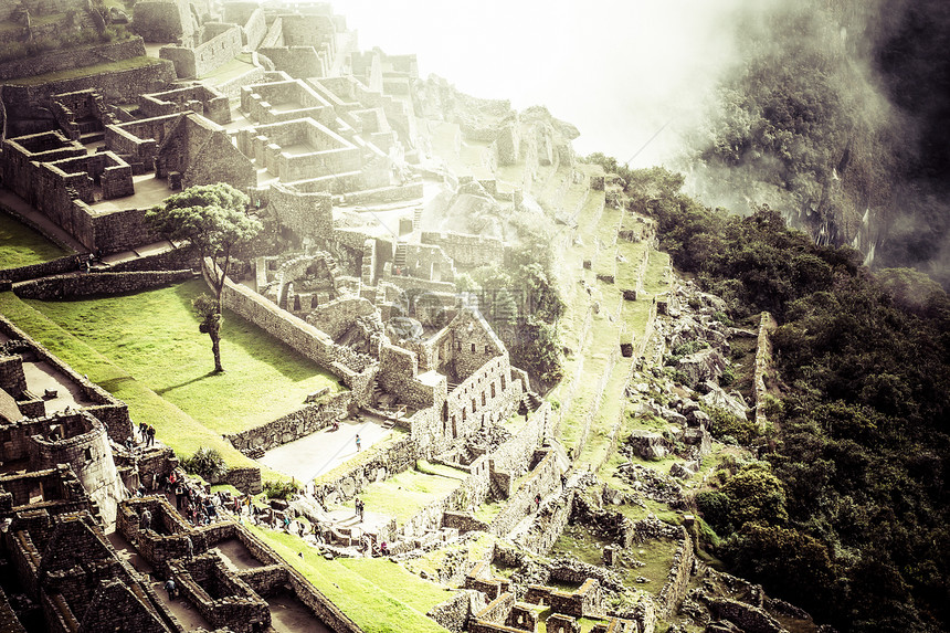秘鲁安第斯山脉古老的印加城市踪迹遗产蓝色岩石建筑学游客马丘石头阳台文明图片