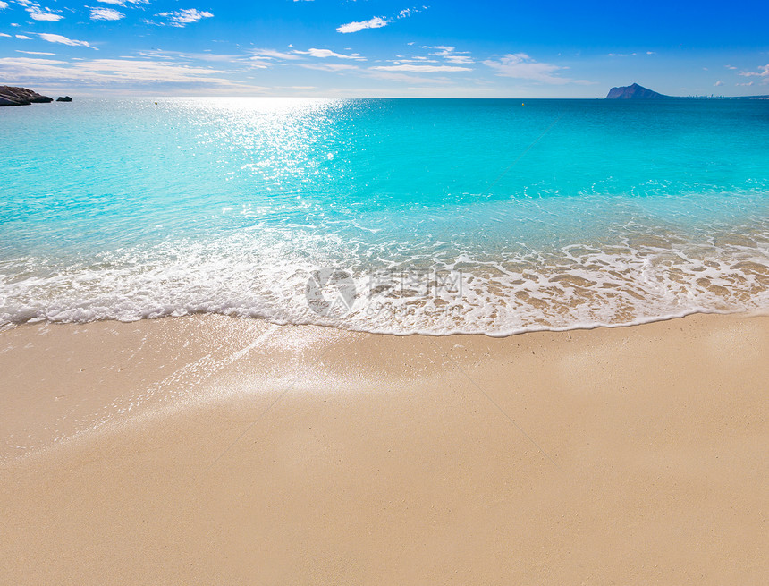 海滩 地中海阿利坎特海岸海洋海岸线泡沫景点蓝色太阳晴天假期旅行图片