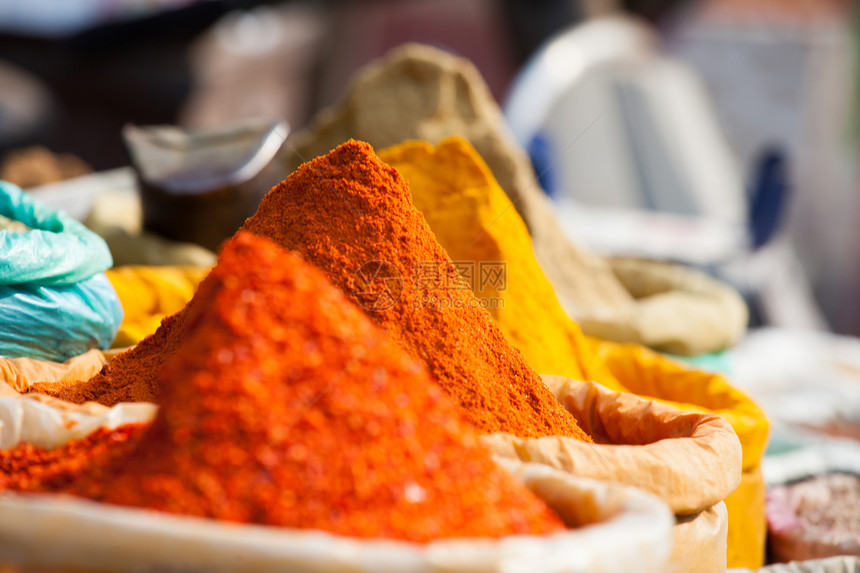 印度传统香料市场 印度粉末红辣椒旅行草本植物情调橙子美食异国藏红花文化图片