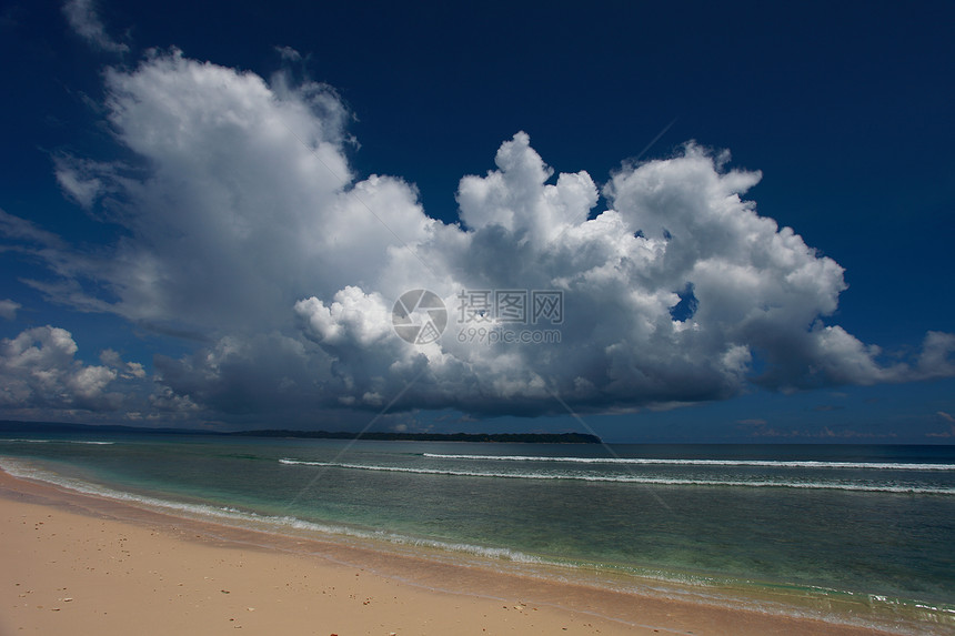 印度安达曼群岛的白云蓝天 安达曼岛旅行海滩岩石风景吊床帆船椰子假期海洋支撑图片