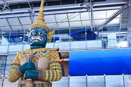 扬泰机场苏瓦尔纳布图米机场的巨人泰伊背景