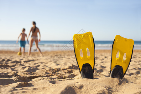 海滩运动会游泳破鞋高清图片