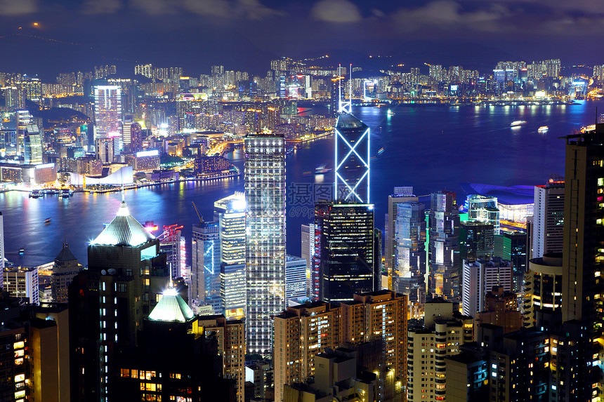 夜里香港市风景建筑学天线顶峰天空市中心办公室摩天大楼金融商业场景图片