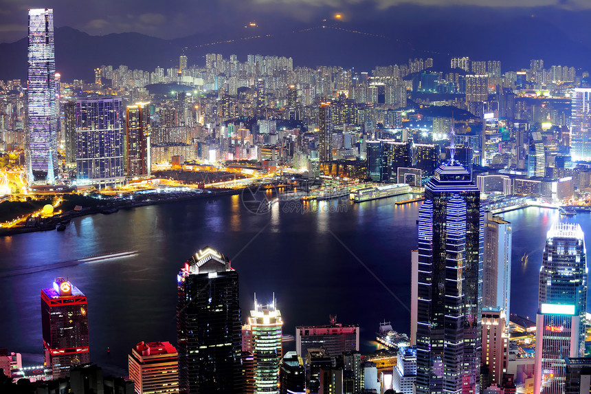晚上在市中心的香港港口商业地标城市建筑景观顶峰天空建筑学办公室图片