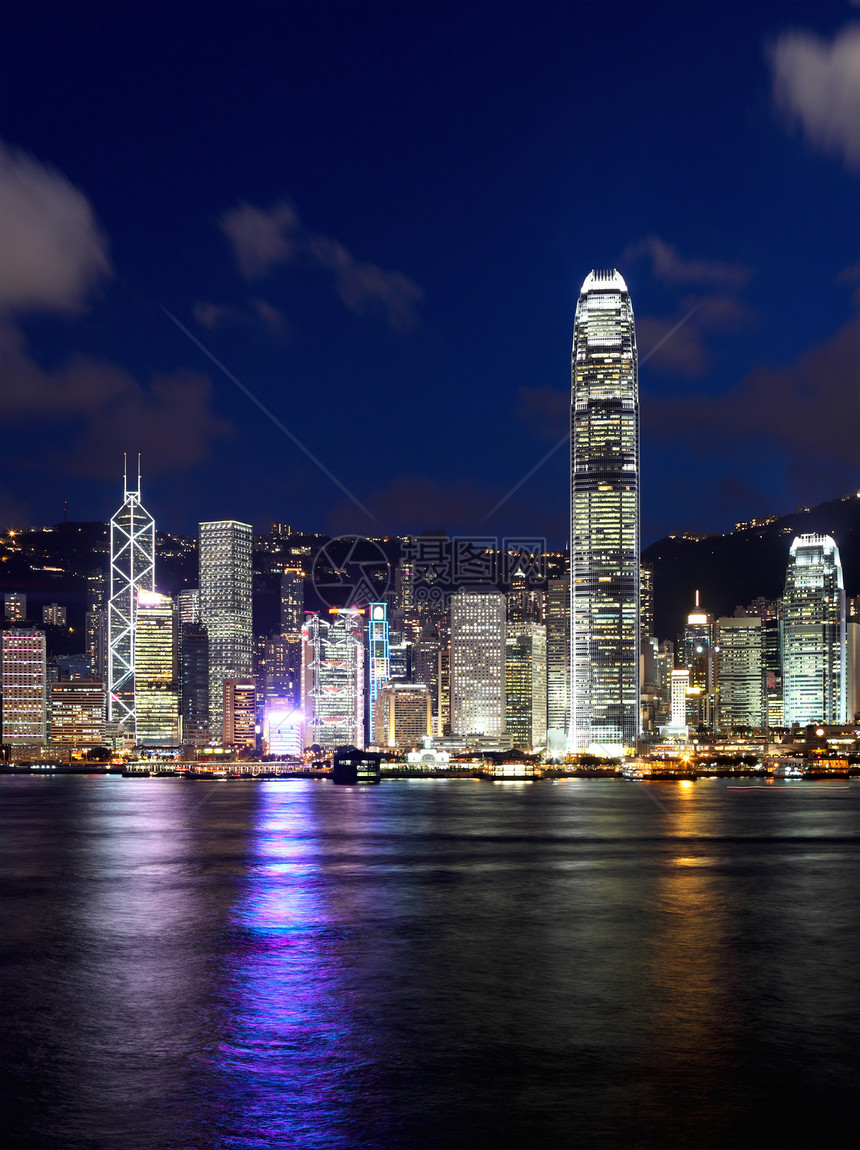 香港晚上的天线建筑日落摩天大楼金融办公室经济市中心港口风景建筑物图片