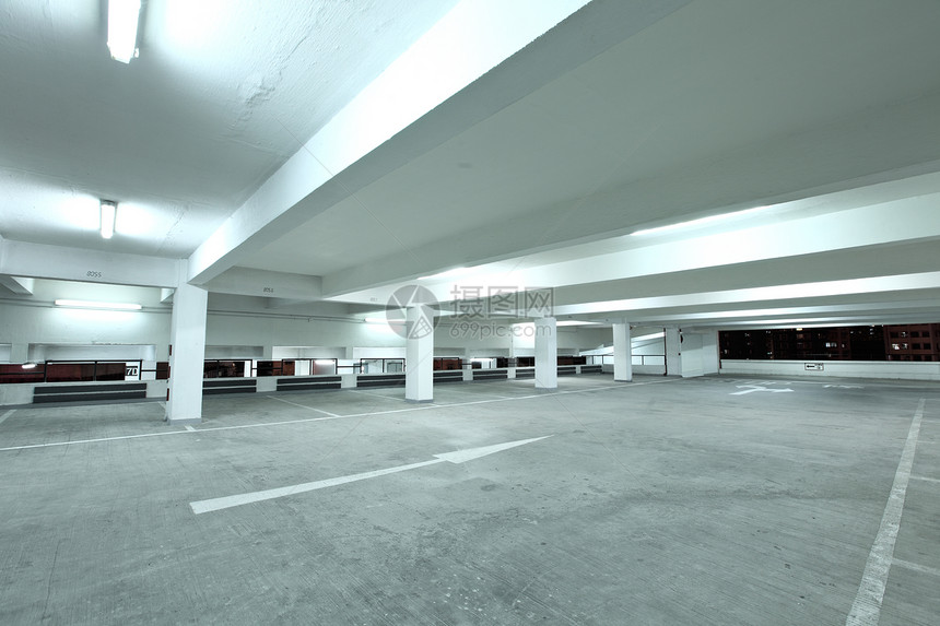 停车场地面空白零售白色城市店铺天花板公园地下室图片