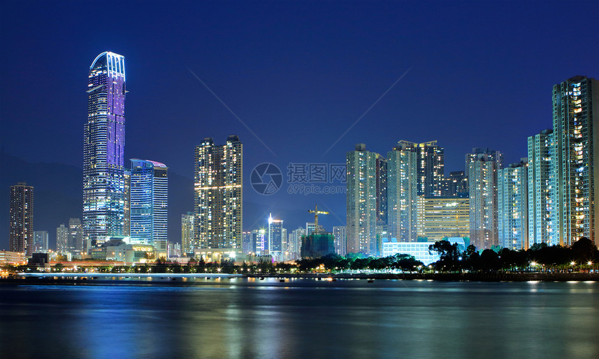 香港晚上的天线办公室城市天空景观公寓市中心住房海洋民众住宅图片