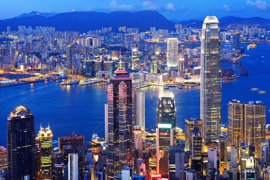 香港市晚上城市摩天大楼港口天线金融建筑学天空办公室商业景观图片