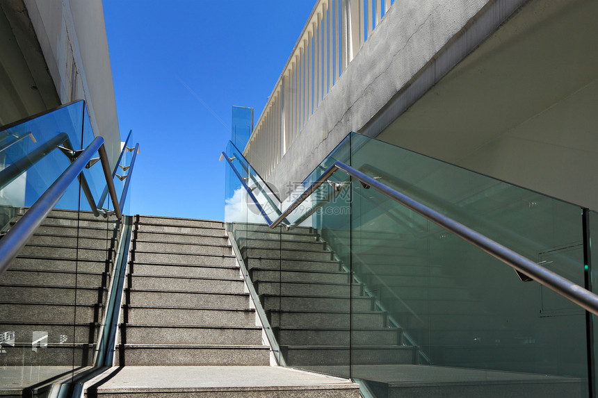 户外楼梯建筑学脚步石头建筑入口白色城市商业办公室天空图片