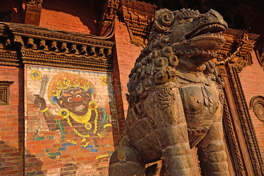 杜尔巴广场的雕塑 恶魔的中心 鼻梁石头旅游传统宗教历史性狮子文化雕像神社寺庙图片