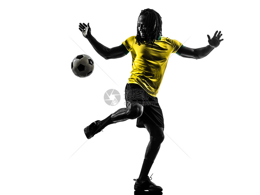 一个黑色的布拉西利亚足球运动员 男子双影男人戏法竞赛男性成年人阴影球衣竞争运动图片